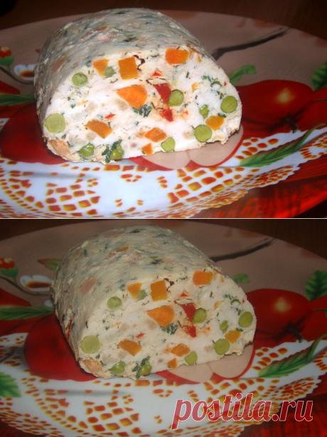 Куриная колбаса с овощами.