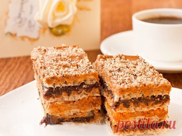 Торт из вафельных коржей со сгущенкой и фруктами