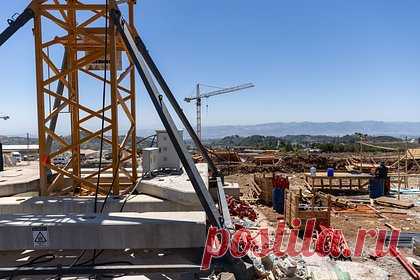 В популярной у россиян стране станет меньше жилья. Из-за изменений в законодательстве и удорожания себестоимости строительства в Турции станут строить меньше новых ЖК. Речь, в частности, идет о городах, расположенных на Средиземноморском побережье — Анталье, Аланье и Мерсине. Об этом корреспонденту «Ленты.ру» сообщила эксперт агентства недвижимости Мила Гребенщикова.