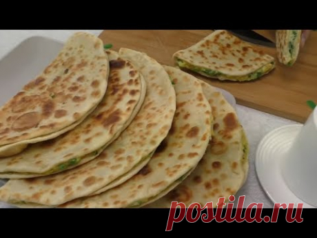 Лепешки с яйцом и зеленым луком - почти что пирожки!