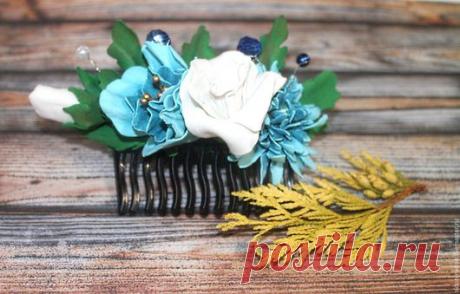 Купить Гребень для волос с розами из фоамирана голубые белые розы - голубой, гребень для волос