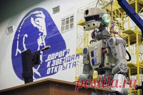 Раскрыты подробности о российском роботе «Теледроид». Представитель Центра подготовки космонавтов рассказал ТАСС, что российский антропоморфный робот «Теледроид» сможет работать как внутри, так и снаружи Международной космической станции (МКС). По его словам, космический эксперимент «Испытатель», где применялся робот Федор, был пробным.