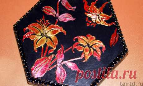 Шкатулка «Лилии для Лилии». Моделирующий гель для создания узоров через трафарет.