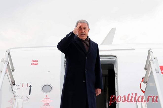 В Москве прошли переговоры министров обороны Сирии, Турции и России. В Москве прошли трехсторонние переговоры министров обороны России Сергея Шойгу, Сирии Али Махмуда Аббаса и Турции Хулуси Акара.