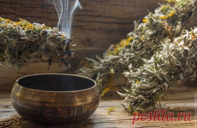 Остановить кровотечение
кровь остановить - прижимаете рукой рану или пальцами, если небольшая, и заговариваете, на одном дыхании (это обязательно) три раза, каждый раз сплевывая, через правое плечо 