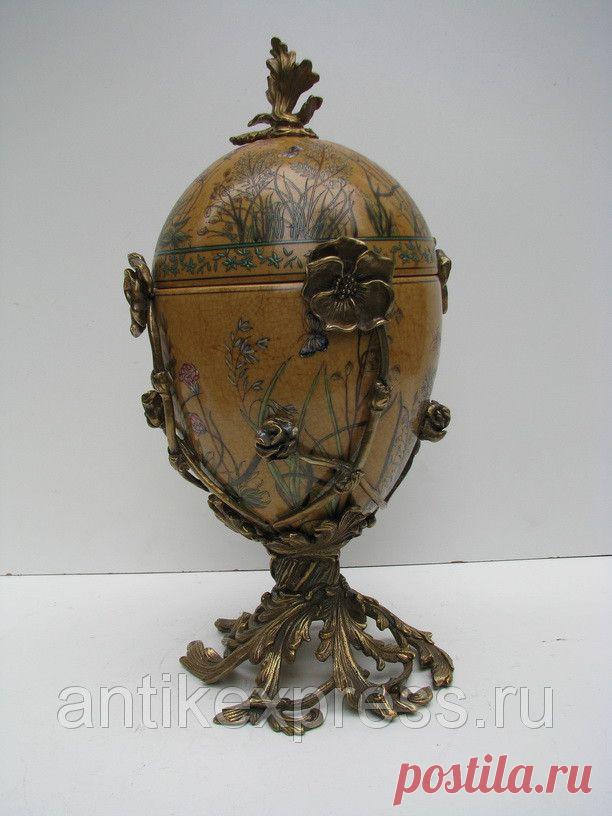 Старинная шкатулка в виде яйца