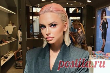 Бывшая жена Кержакова рассказала о пережитом насилии. Бывшая супруга экс-футболиста «Зенита», а сейчас главного тренера «Нижнего Новгорода» Александра Кержакова Милана Тюльпанова рассказала о пережитом насилии. Девушка призналась в этом, отвечая на вопросы поклонников в своем Instagram. Общаясь с подписчиками, она задала им вопрос от «человека, которого изнасиловали».