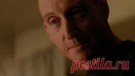 Чарльз Дэнс