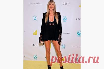 48-летнюю модель пристыдили в сети за фото в оголяющем грудь наряде. Немецкую супермодель, актрису и телеведущую Хайди Клум пристыдили в сети за фото в откровенном наряде. Так, 48-летнюю знаменитость запечатлели в полный рост в черном пиджаке, мини-шортах и кружевном топе, который частично оголяет грудь супермодели. Образ Клум дополнили полуботинки на каблуках под цвет наряда.