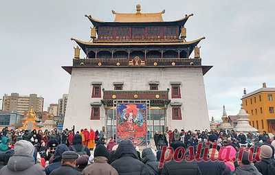 В Улан-Баторе на буддийском празднике впервые прошла церемония на монгольском языке. Ежегодно 25-й день первого зимнего месяца по лунному календарю посвящается памяти основателя одной из самых влиятельных буддийских школ Гелуг Цзонхавы