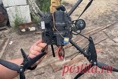 В Курской области сбили самодельный беспилотник. Российские пограничники сбили самодельный беспилотник в Рыльском районе Курской области. Об этом сообщил губернатор региона Роман Старовойт. «Сегодня в Рыльском районе пограничниками был сбит самодельный вражеский квадрокоптер», — рассказал Старовойт. По его словам, в результате произошедшего пострадавших нет.