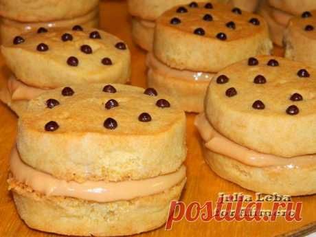 Нежное песочное пирожное с кремом