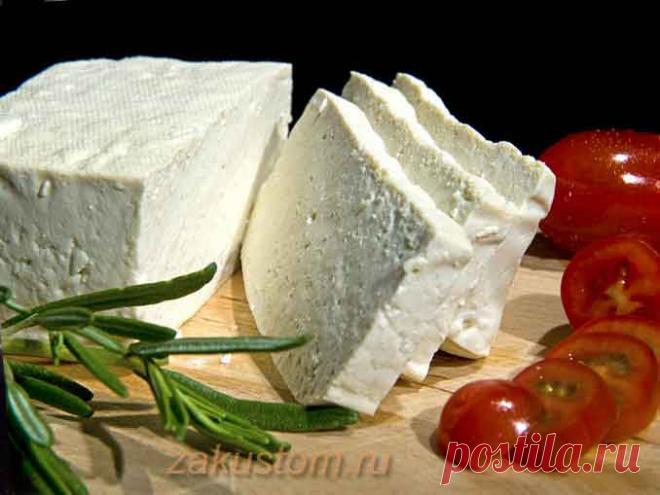 Как приготовить соевый сыр тофу в домашних условиях Домашний сыр тофу - уникальный продукт из соевого молока, богат белком и не содержит холестерина. Рецепт его очень прост, легко приготовить в домашних условиях. Соевый сыр отлично подойдет для приготовления блюд в пост и для вегетарианского меню.