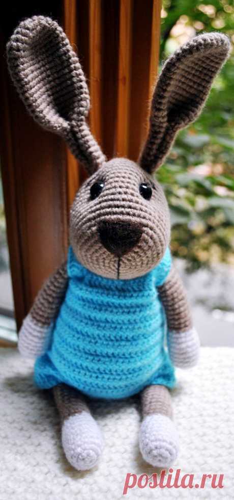 PDF Зайка крючком. FREE crochet pattern; Аmigurumi doll patterns. Амигуруми схемы и описания на русском. Вязаные игрушки своими руками! Заяц, зайчик, rabbit hare, bunny liebre, conejito, coelhinho lebre, lièvre, lapin hase, zając. #амигуруми #amigurumi #amigurumidoll #amigurumipattern #freepattern #freecrochetpatterns #crochetpattern #crochetdoll #crochettutorial #patternsforcrochet #вязание #вязаниекрючком #handmadedoll #рукоделие #ручнаяработа #pattern #tutorial #häkeln #amigurumis #diy