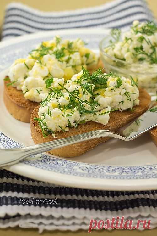 Пате из сливочного масла с яйцами и сыром коттедж. Автор: Push to Cook