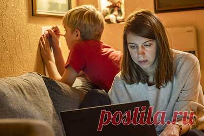 В России предложили создать государственный сервис аренды жилья. В России может быть создан государственный сервис для арендодателей — с таким предложением в Совете Федерации выступил сенатор Иван Абрамов. По словам парламентария, запуск сервиса позволит собственникам легально сдавать жилье и платить налоги. Политик также призвал упростить для граждан вход в бизнес.