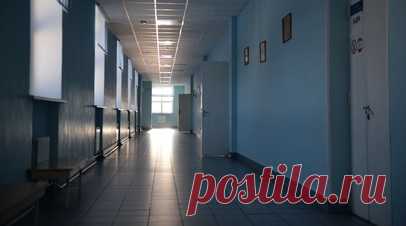 «Трое ребят получили небольшие ранения»: в Иркутской области школьник с молотком напал на одноклассников. 13-летний ученик напал с молотком на одноклассников в посёлке Балаганск Иркутской области. Три школьника получили небольшие ранения. Нападавшего остановил учитель физкультуры. По факту нападения возбуждено уголовное дело по статьям о покушении на убийство и о халатности. Читать далее