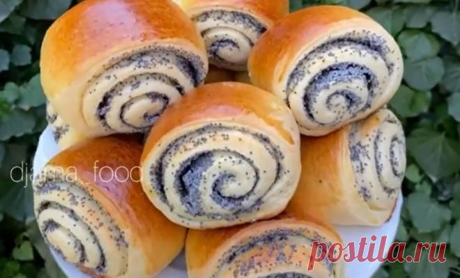 Маковые дрожжевые булочки в духовке простой рецепт пошаговый Маковые дрожжевые булочки в духовке простой рецепт. - мука 700 гр - молоко тёплое 400 мл - сахар 80 гр - дрожжи 10 гр - масло 4 ст.л - яйцо 1 шт - ванилин шепотка Начинка: - мак 5 ст.л - сахар 5 ст.л - белок 1 яйца - желтком смазываем булочки Cf1YZeeKyXx Смешиваем все ингредиенты и замешиваем