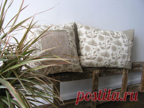подушки пошиты в технике пэчворк
