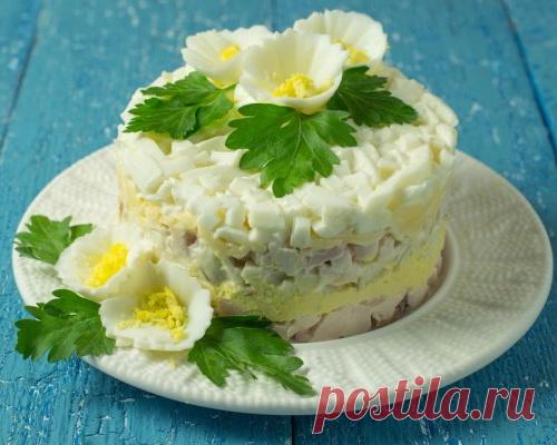 Рецепты на Новый год: Слоеный салат из печени трески