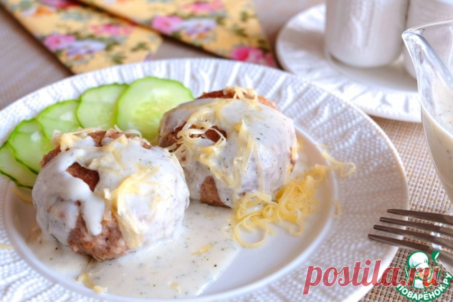 Биточки с перловкой под сырным соусом Кулинарный рецепт