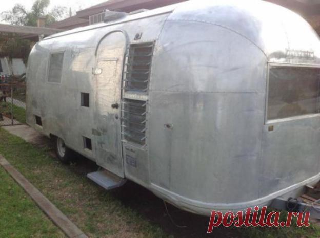 Превращение старого кемпера в ретро-парикмахерскую на колесах (18 фото) . Тут забавно !!!