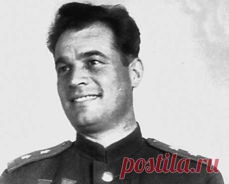 Ивана Даниловича Черняховского называли вторым Суворовым. Да и сам он говорил, что предпочитает умереть в бою, нежели в теплой постели. Все почти так и случилось. Смерть действительно настигла генерала на фронте, но совсем не в бою.
