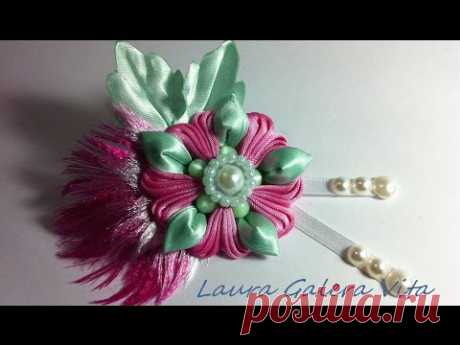 Flor con pluma en cintas tutorial