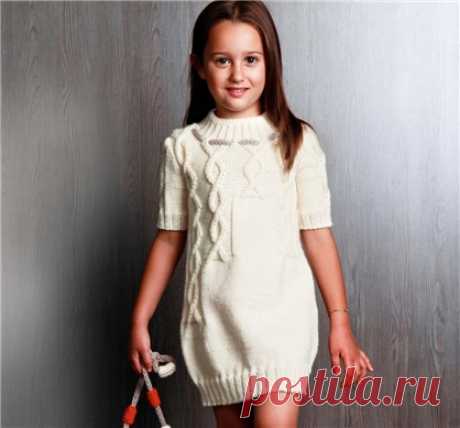Платье-свитер с рельефным узором