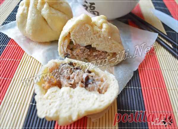 Никуман. Японские паровые булочки с мясом.