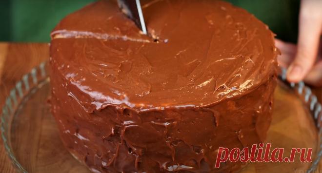 Вкуснейший торт “Сказка”. Рецепт из моего детства: невероятно вкусно и просто Торт “Сказка” – это восхитительное и разнообразное лакомство, которое сочетает в себе насыщенные вкусы и текстуры. Он часто привлекает внимание не только своим вкусом, но и своей простотой в приготовлении, что делает его популярным выбором для различных праздников и семейных встреч. Изюм придает торту сладость и нежность, в то время как арахис добавляет хрустящие нотки […]