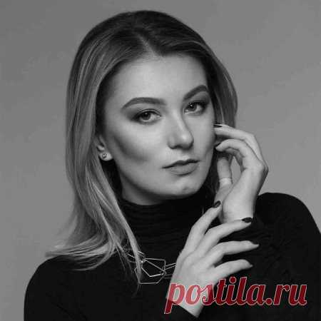 «Всю жизнь пользовалась кремом для всех типов кожи или детскими с увлажняющим эффектом, а чаще всего и вовсе ничем не пользовалась. И всё было нормально, ну иногда немного шелушилось, кремика мазнула, и снова всё хорошо. А тут с возрастом резко похудела и лицо покрылось кучей мелких и крупных морщинок, сильно постарело Старые средства не помогают, что делать, непонятно»
За кожей лица и тела необходимо тщательно и регулярно ухаживать в любом возрасте. Тогда с годами она буд...