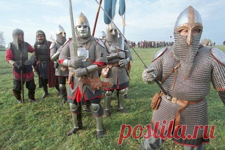 В Тульской области создадут туркластер к 650-летию Куликовской битвы. В Тульской области на территории нескольких муниципалитетов создадут туркластер к 650-летию Куликовской битвы. Об этом сообщил губернатор Алексей Дюмин. Так, новая туристическая инфраструктура появится в городе Новомосковске, а также в Узловском, Веневском, Кимовском и Богородицком районах.
