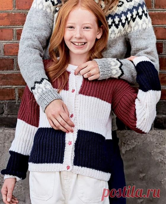 Детская кофточка жакет кардиган спицами РАЗМЕРЫ104/110 (116/122) 128/134Ширина изделия по обхвату груди: 68 (74) 80 смДлина изделия: 39 (43) 47 смДлина рукава по внутреннему шву: 32 (35) 38 смВАМ ПОТРЕБУЕТСЯПряжа Schachenmayr, Мerino Extrafine 120 (100% шерсти; 50 г/120 м) – 3 (3) 3 мотка темно-синей (цвет 00150); 3 (4) 4 мотка...