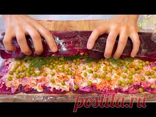 Восторг шикарнаязакуска! Век живи-векучись! Королевский салат на праздничный стол! ИнгредиентыСвекла 2 штКартофель 2 штМорковь 2 штЗелёный горошек 0.5 банки Филе сельди 150 граммУкропМайонез Для маринада Лук 1 штУксус 1 столовая ложкаСоль 1 чайная ложкаСахар 1 чайная ложкаКипяток 200 мл