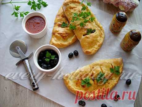 Кальцоне с ветчиной и сыром