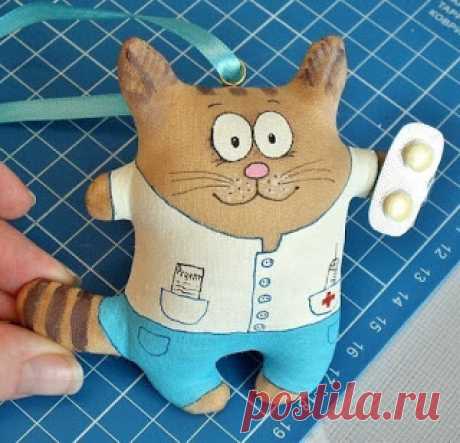 "Котик врач". Шьем забавную ароматизированную игрушку