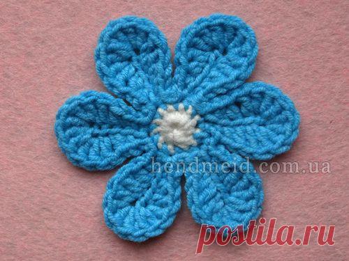 Вязаный крючком цветок с шестью лепестками
