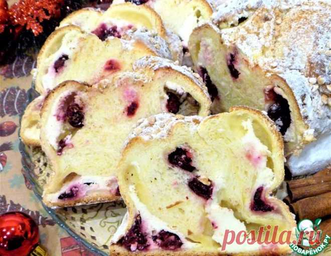 Пирог "Коса" с творогом и вишней