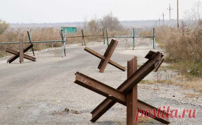 Между Ростовской областью и Донбассом появится особая зона в 5 км. На границе Ростовской области и республик Донбасса установят систему, аналогичную пограничной зоне, чтобы предотвратить проникновение террористов и экстремистов. Приближаться на 100 метров разрешат только после уведомления ФСБ