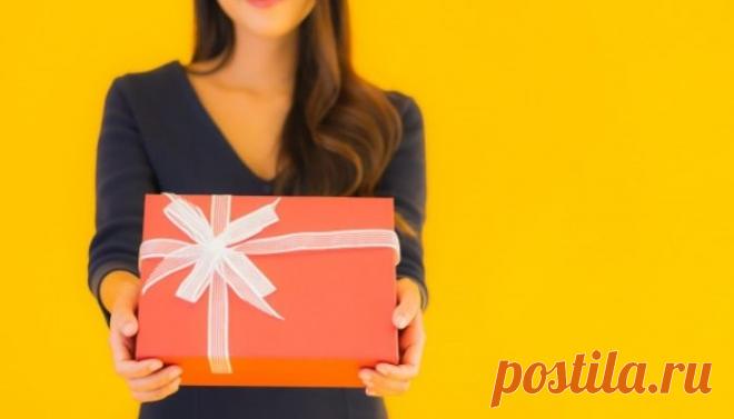Каким подарком можно обидеть: ТОП — 10 самых неудачных презентов