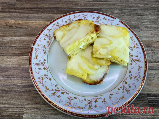Картофель в духовке: ещё один способ как очень вкусно приготовить картошку Картофель в духовке.Рецепт :4 картофелины,2 яйца,25 г. сливочного масла,3 ст. ложки молока,25 г. тертого сыра,1 зубчик чеснока,соль и перец – по вкусу.ПОДРОБНЫЙ ВИДЕО-РЕЦЕПТ:Приготовление:1. Небольшую...