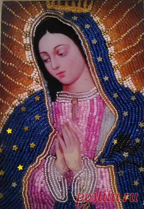 VIRGEN DE GUADALUPE 
Imagen decorada con chaquiras y chistales.