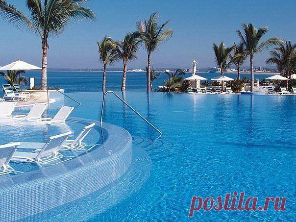 У маленького мальчика родственники жил на Кипре. Он очень хотел встретиться с ними потому что сильно любил их. Родители говорили ему, что он еще маленький и нужно подождать. Но мальчик начинал плакать и просить, чтобы его отвезли на Кипр,  Его отвезли  в горную деревню. Когда ребенок вышел из автомобиля, взрослые шутя сказали ему: «Вот ты и на Кипре!» — «Нет, это не Кипр!» — твердо ответил мальчик. «Почему?» — спросили у него.«Потому что здесь нет тех, кого я люблю!» — сказал мальчик.