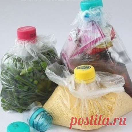 Пробка от пластиковой бутылки, как зажим для пакета - ни запаха, никаких крошек.