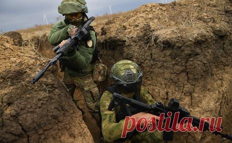 Сальдо сообщил о «дерзком рейде» военных на позиции ВСУ через Днепр. Десантники, добровольцы и морпехи высадились на берегу Днепра, контролируемом Украиной, и уничтожили станцию управления дронами, установку радиоэлектронной борьбы и пункты связи, сообщил губернатор. По его словам, потерь нет