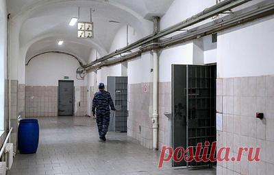 Кремль не планирует амнистии для тяжелобольных заключенных. По словам пресс-секретаря президента Дмитрия Пескова, у Кремля нет возможности наблюдать за ситуацией с допуском адвокатов в больницу, где в колонии находится публицист Владимир Кара-Мурза