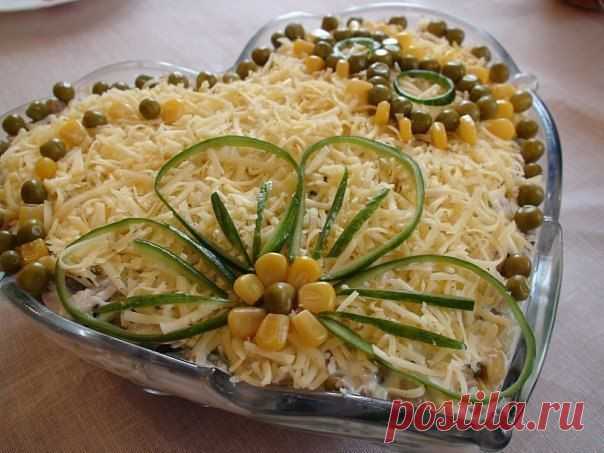 Салатик с курицей грибами и сыром | Семья и дом
