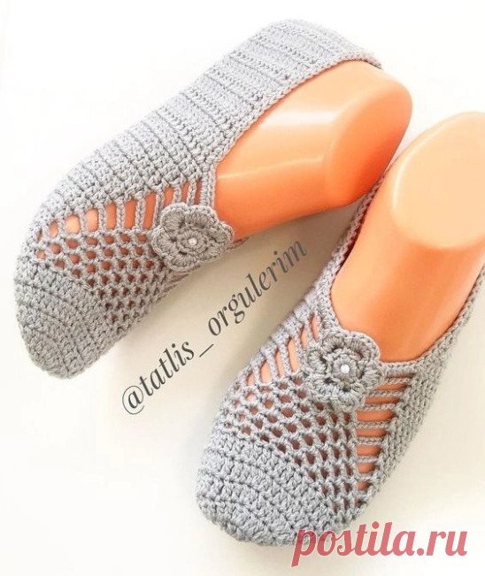 Мастерицы, любите вязать следки?

Творческая личность проявляет творчество во всем! Даже простые следки в руках профессионала становятся произведением искусства!
Хотели бы связать себе нечто похожее??