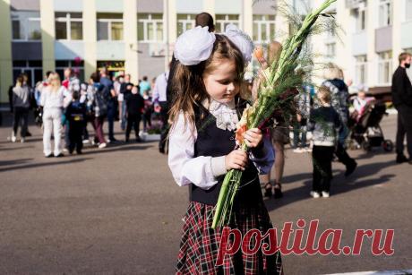 В России создадут школы полного дня
Правительство предлагает создать в России школы полного дня. Как заявляют чиновники, у детей должна быть возможность оставаться в школе на целый день после основных занятий. Фотограф Лиза Сибиренко Фотограф Лиза Сибиренко После завершения уроков учебные заведения полного дня предложат детям сделать домашнее задание под наблюдением педагога, заняться спортивными упражнениями, посмотреть фильмы и другое. Для многих […]
Читай дальше на сайте. Жми подробнее ➡